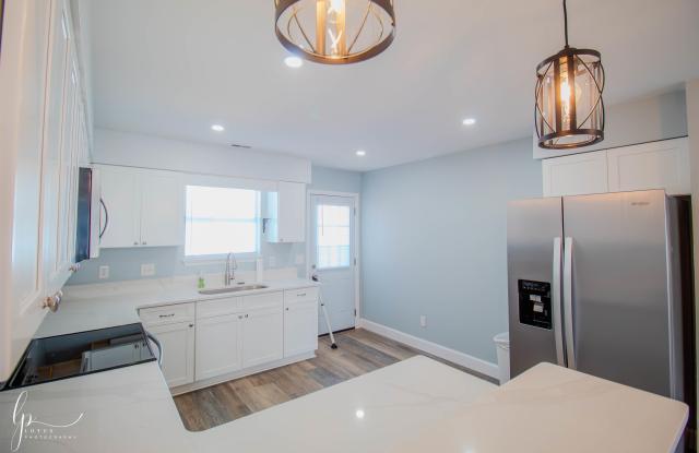 4271 Parkway Ln. Gallery 4