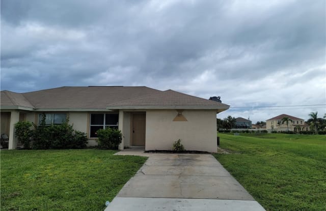 1417 NE 8th Terrace - 1417 NE 8th Ter, Cape Coral, FL 33909