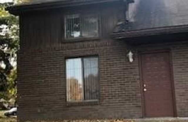 832 S STEPHENSON HWY photos photos