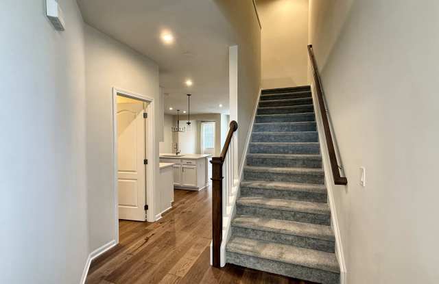 2820 Fairgrove Crescent - 1 Gallery 2