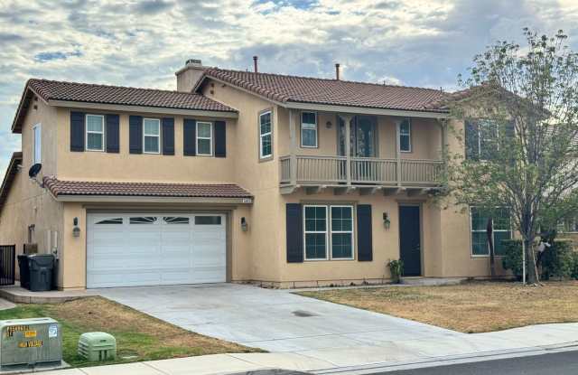 Spacious 6-Bedroom Estate in the Heart of Eastvale Gallery 4
