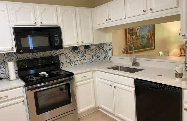 Emerald Lake furnished 3 Bedroom, 2 bath condo with screen porch, 3 month minimum stay - 7755 Jewel Lane, Collier County, FL 34109