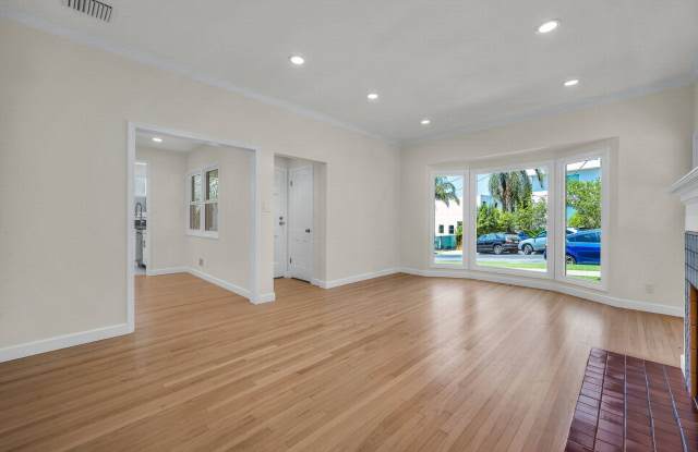 Stunning remodeled home in Silverlake!! Gallery 4