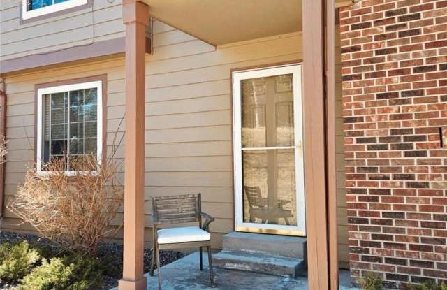Charming 1BR Townhouse in Littleton Gallery 1