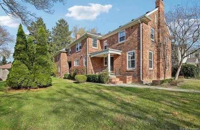 276 LEWISTON Road - 276 Lewiston Road, Grosse Pointe Farms, MI 48236