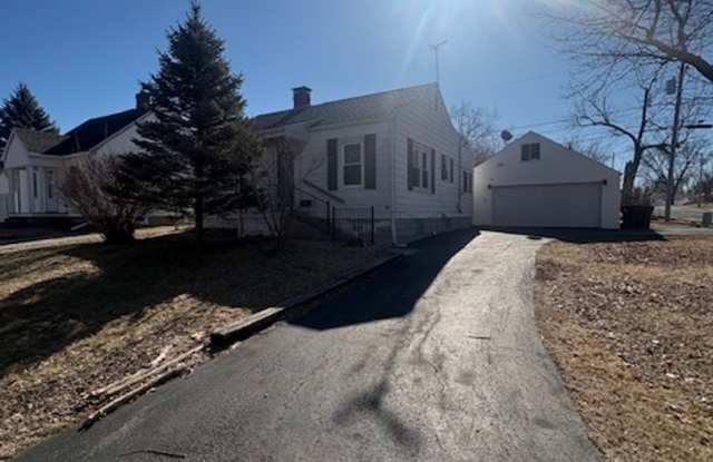 House with Garage for Rent 2 BR/ 2BA in Peoria 61604 photos photos