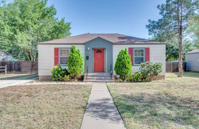 Cute Cottage Style 2 Bedroom Home Located in the Heart of Lubbock! Gallery 1