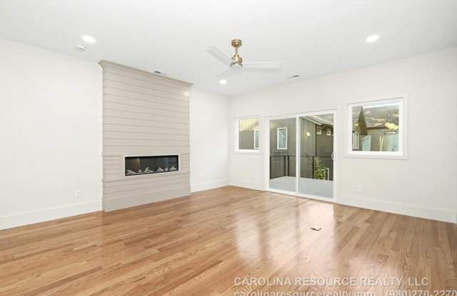 1424 Lomax Avenue - 1 Gallery 4