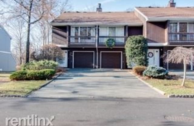 124 Marion Dr - 124 Marion Dr, Essex County, NJ 07052