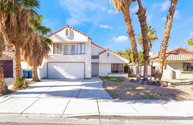 Stunning 4-Bed Retreat with Pool, Spa  Spacious Open Layout photos photos