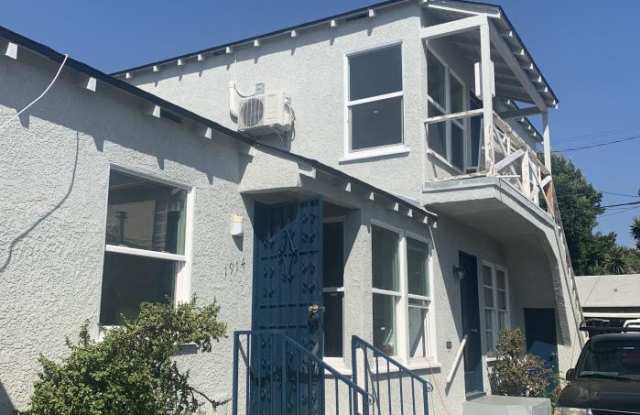 1916 1/2 Clyde Avenue - 1916 1/2 Clyde Ave, Los Angeles, CA 90019