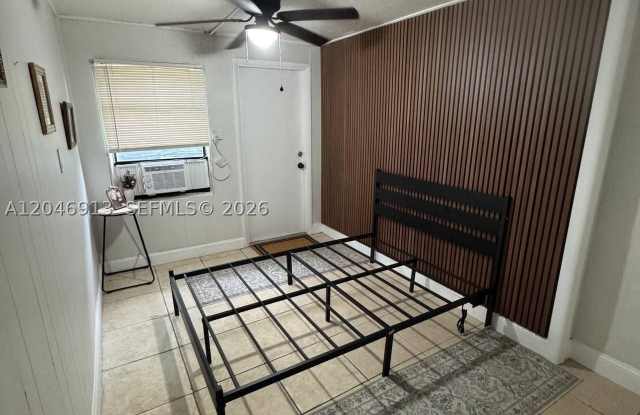1212 NW 11th Ct Gallery 2