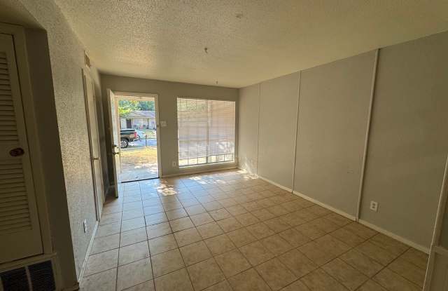 3 Bedroom in Beverly Hills Gallery 4