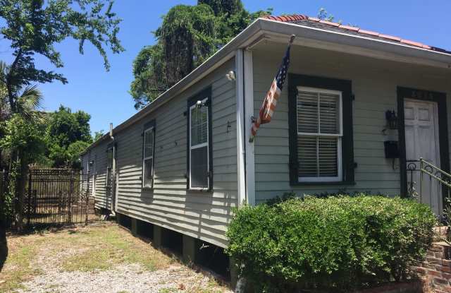 Garden District 2 bd 2 ba cottage Gallery 2