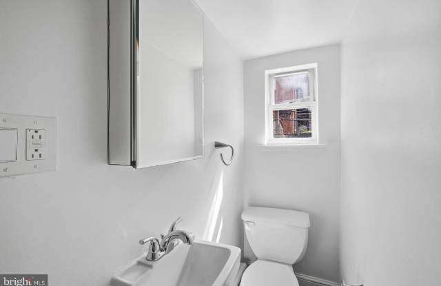 1802 TREE Street Gallery 4