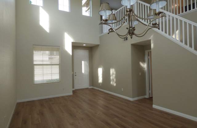 1793 Callisia Court Gallery 3