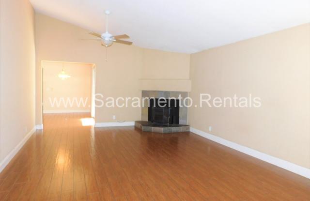 Spacious 3 bd/2ba Foothill Farms Home with 2 Car Garage Gallery 3