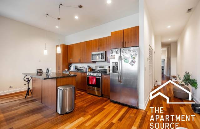 1356 W Augusta Blvd photos photos