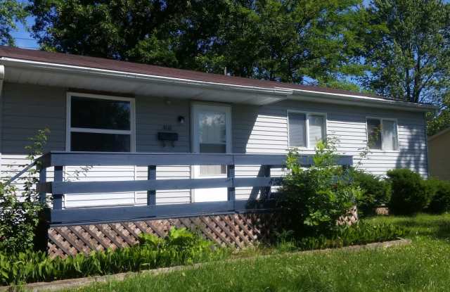 3 BR house in Bettendorf - 3110 Magnolia Drive, Bettendorf, IA 52722
