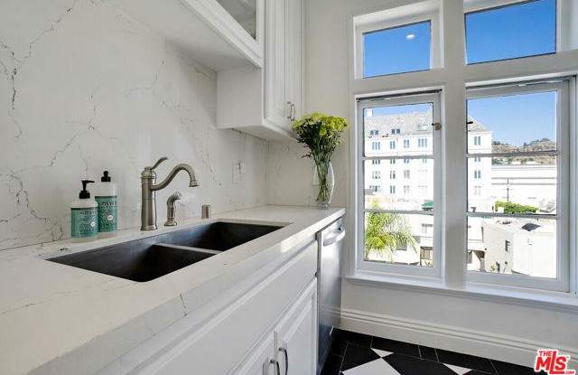 1360 North Crescent Heights Boulevard photos photos
