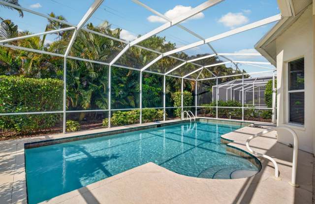 CALLING ALL GOLFERS ** BEAUTIFUL SINGLE FAMILY PRIVATE HEATED POOL HOME IN STONEBRIDGE COUNTRY CLUB NAPLES ** GOLF TRANSFER HOME ** OFFERED SEASONAL OR ANNUALLY ** photos photos