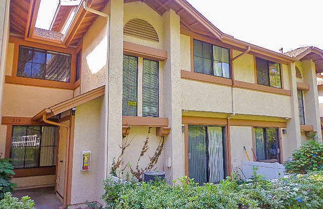 Beautiful 2 Bed / 2.5 Bath Condo in Fullerton photos photos