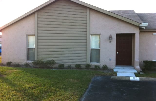 69 E Country Cove Way - 69 E Country Cove Way, Buenaventura Lakes, FL 34743