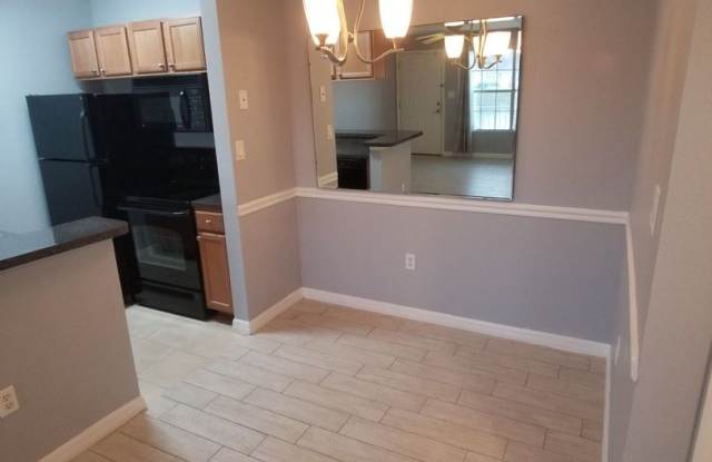 215 Lake Brook Cir 208 Gallery 4