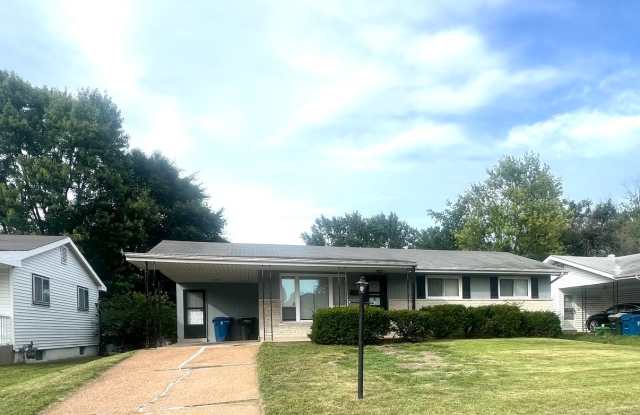 Hazelwood…….Great Location! 3 Bedroom and 2 Full Bathrooms!!!! - Presented by Tiffany Gerling's Team Gallery 4