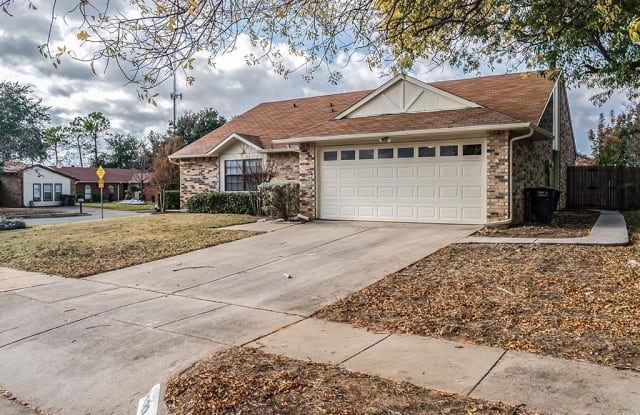 7632 Xavier Dr - 7632 Xavier Drive, Fort Worth, TX 76133