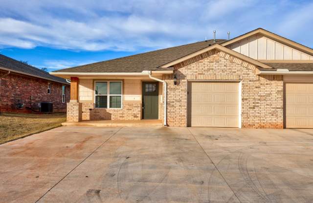 Available Now! For Lease in Noble! Refrigerator is in this unit! Gallery 1
