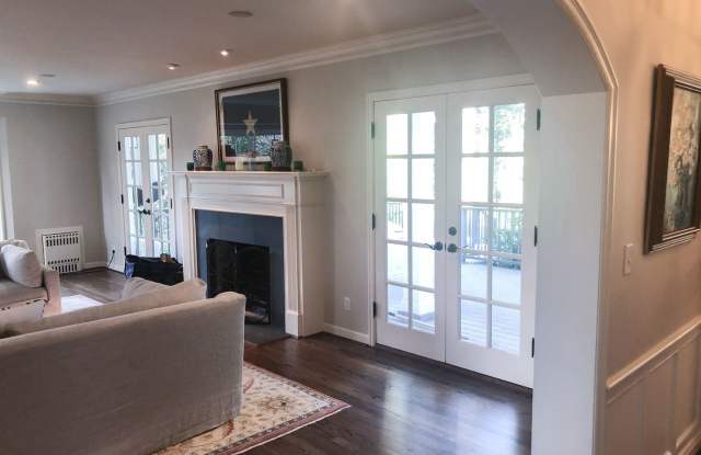 5015 SW Maple Lane Gallery 3