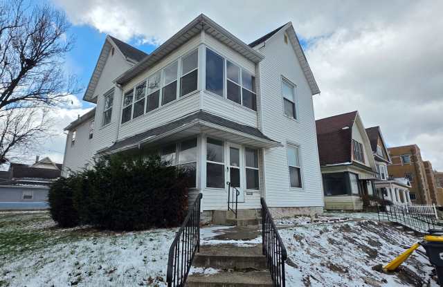 223 East 11th St. photos photos