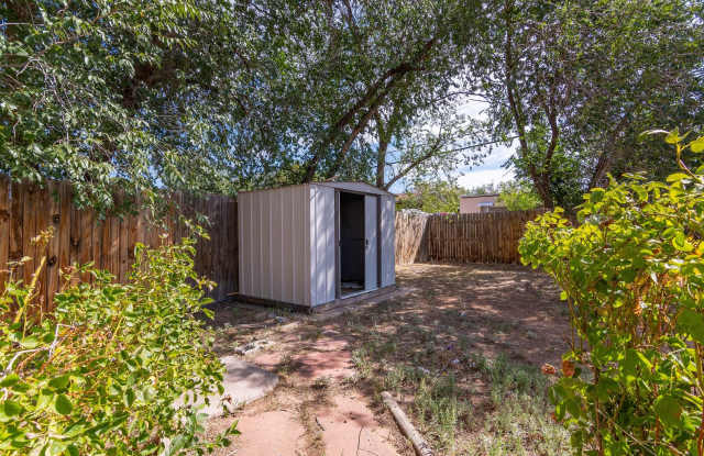 Cute Centrally Located Single Family Home Available Now! photos photos