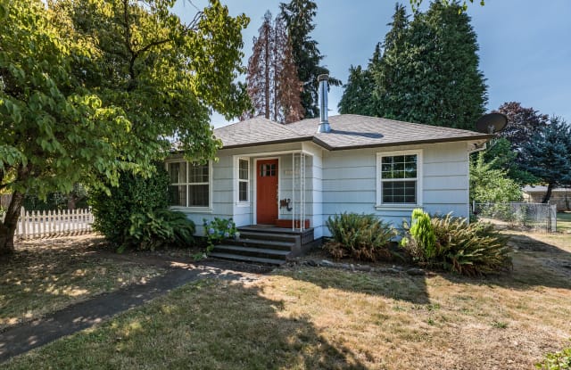 33774 Oak Street - 33774 Southeast Oak Street, Scappoose, OR 97056