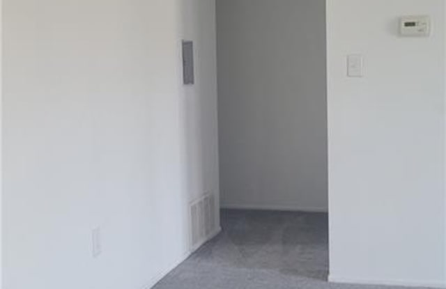 504 N Oaks Boulevard Gallery 3