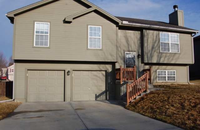 9118 Northeast 115 Terrace - 9118 Northeast 115th Terrace, Kansas City, MO 64157
