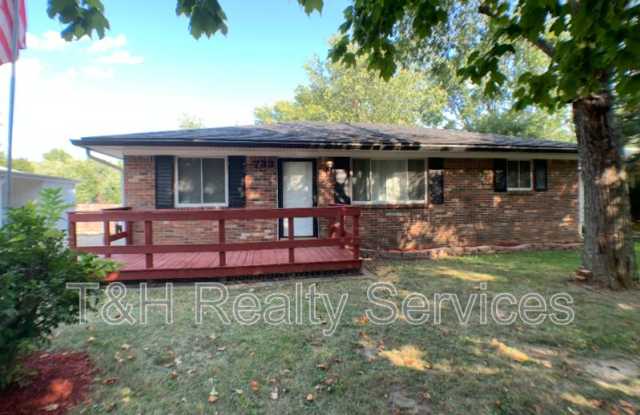 733 Laurel Lane Gallery 1