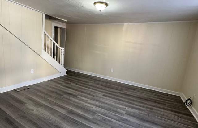 3 Bdrm, 1 Full Bath Twin-Semi Detached home Gallery 4