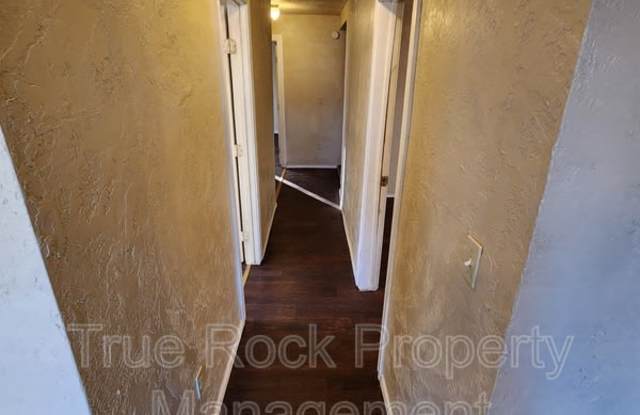 913 N Highland Gallery 3