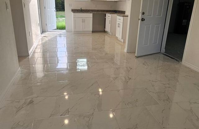 Brand New 2 bedroom/2 bath/1 car garage- Lehigh Acres FL Gallery 3