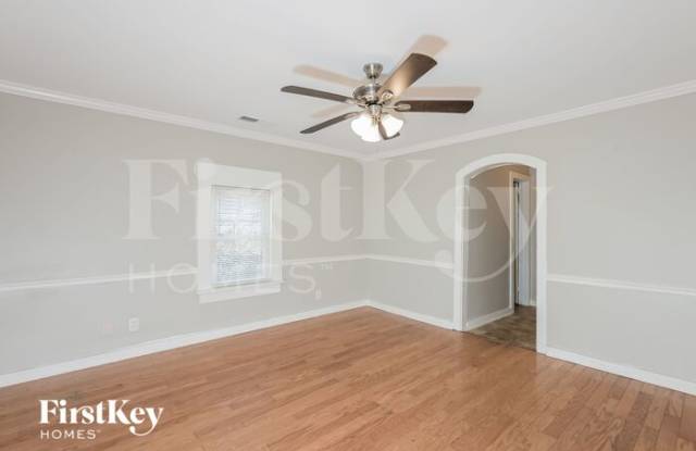 5217 Central Drive Gallery 3