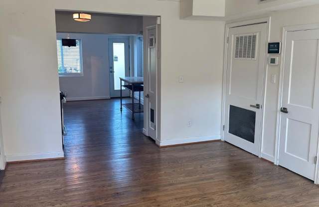 128 35TH Street NE Gallery 3