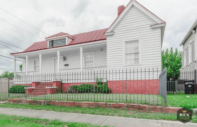 Beautiful 2 Bedroom Home with Stainless Steel appliances and Granite Countertops Gallery 4