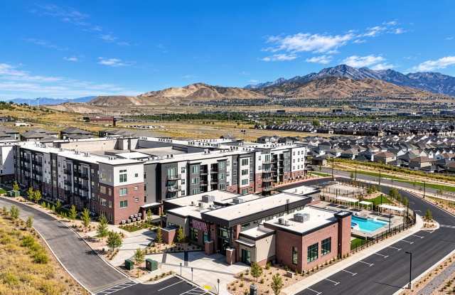 Holbrook Apartments Gallery 2