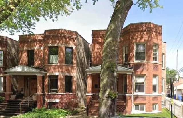 3615 North Oakley Avenue Gallery 2