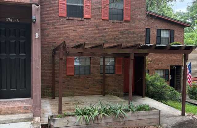 3740 Donovan Drive Apt B - 1 Gallery 3