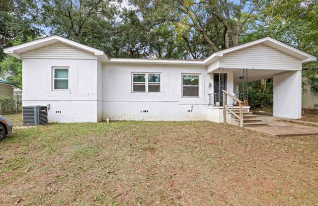 Huge 5 Bedroom house near FSU! Available for Fall 2026! - 200 Edwards Street, Tallahassee, FL 32304 Huge 5 Bedroom house near FSU! Available for Fall 2026! - 200 Edwards Street, Tallahassee, FL 32304