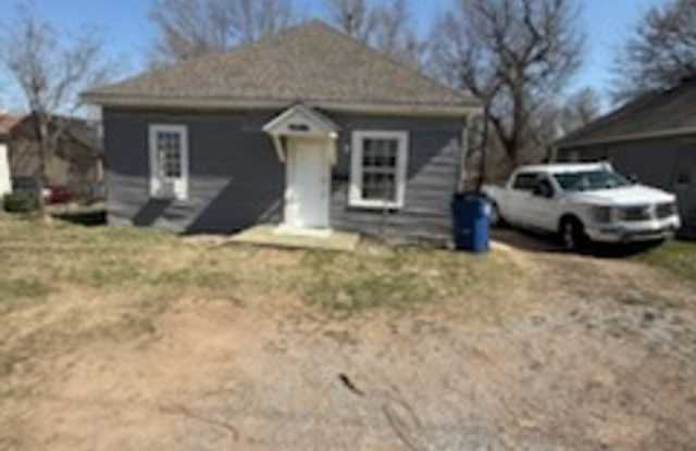 Cozy 2 Bed 1 Bath Home – Move-In Ready Gallery 3