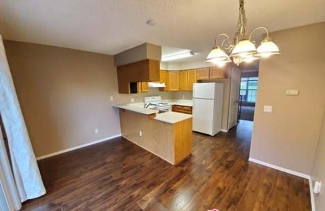 19805 Applewood Court Gallery 3